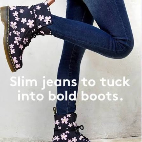 Dr. Martens women floral canvas combat 1460 page meadow boots 7 - Picture 4 of 14